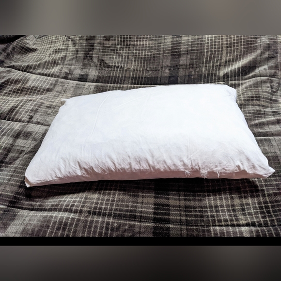 Home Decorating Family feather pillow with case grey with white looped yarn - Picture 2 of 5